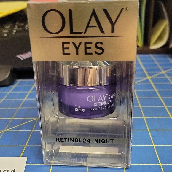 OLAY Eyes Retinol 24 Night Eye Cream 15ml New - Picture 1 of 4